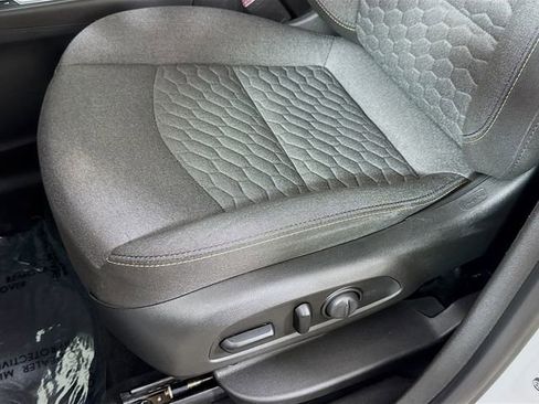 Used 2021 Chevrolet Equinox LT image 15