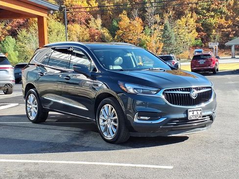 Used 2021 Buick Enclave Essence w/ Sound and Sites Package image 3