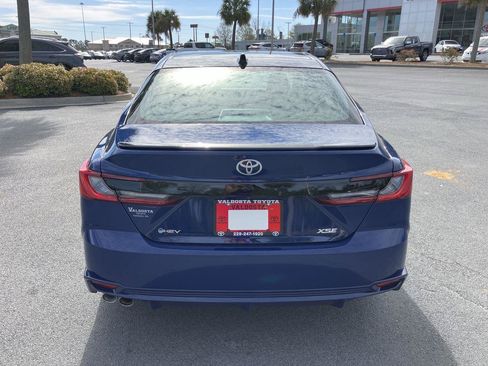 Used 2025 Toyota Camry XSE FWD image 4