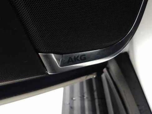 Used 2021 Cadillac Escalade Premium Luxury Platinum image 18