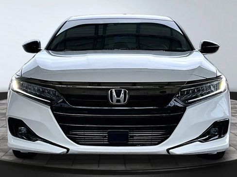 Used 2022 Honda Accord Sport image 2