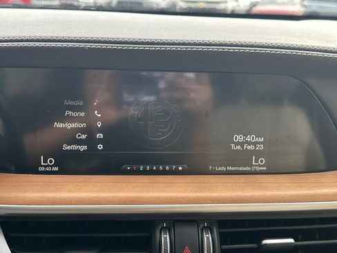 Used 2019 Alfa Romeo Stelvio Ti Lusso w/ Quick Order Package 22X Lusso AWD/4WD image 31