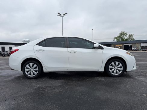 Used 2015 Toyota Corolla LE FWD image 4