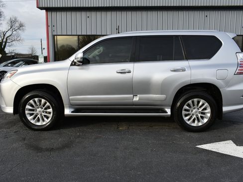 Used 2015 Lexus GX 460 image 9