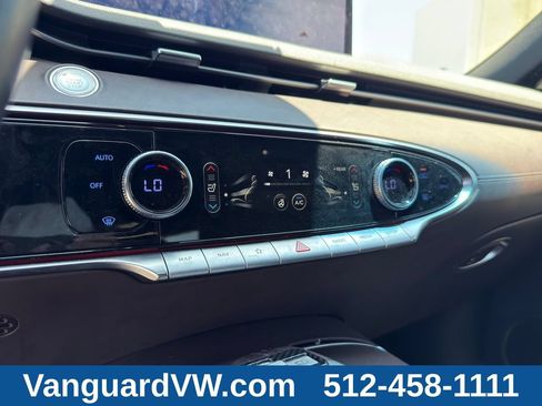 Used 2023 Genesis GV70 2.5T w/ Advanced Package AWD/4WD image 14