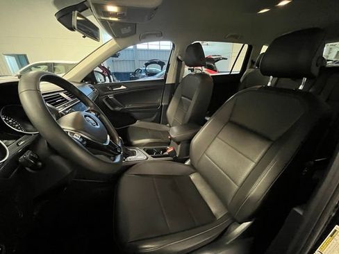 Used 2020 Volkswagen Tiguan SE FWD image 21