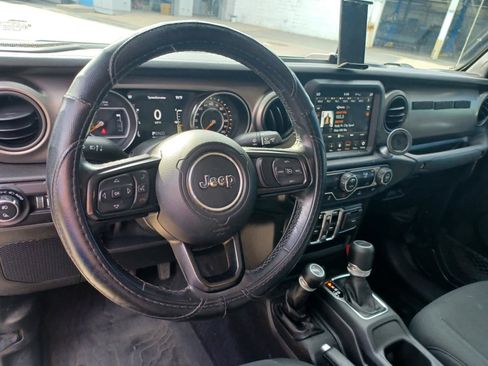 Used 2020 Jeep Gladiator Sport w/ Quick Order Package 24S AWD/4WD image 9