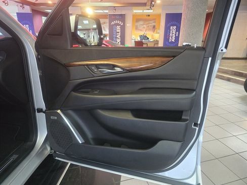 Used 2017 Cadillac Escalade ESV Premium Luxury image 16