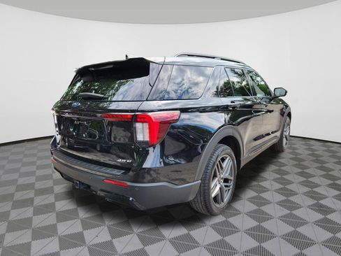 Used 2025 Ford Explorer ST-Line w/ ST-Line Street Pack AWD/4WD image 4