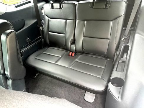 Used 2023 Ford Explorer Limited w/ Limited Technology Package RWD image 25
