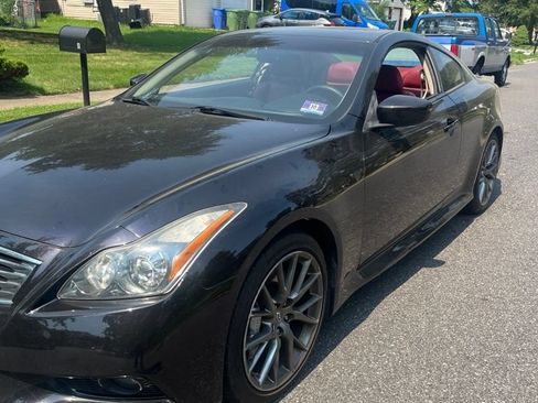 Used 2011 INFINITI G37 IPL RWD image 2