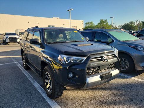 Used 2024 Toyota 4Runner TRD Off-Road Premium image 8
