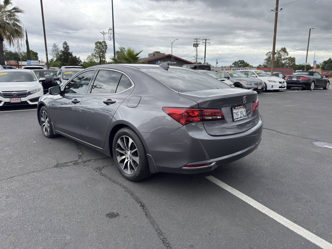 Used 2017 Acura TLX w/ Technology Package FWD image 5