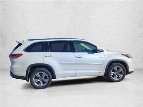 Used 2019 Toyota Highlander Limited image 4