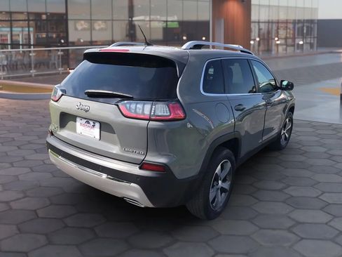 Used 2019 Jeep Cherokee Limited w/ Technology Group AWD/4WD image 11