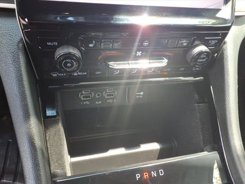 Used 2021 Jeep Grand Cherokee L Limited AWD/4WD image 11
