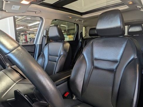 Used 2024 Nissan Rogue SV w/ SV Premium Package image 8