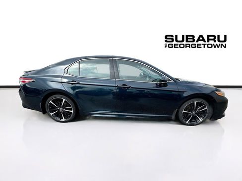 Used 2018 Toyota Camry XSE image 8