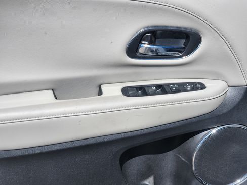 Used 2022 Honda HR-V EX-L image 18