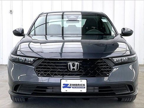 Certified 2025 Honda Accord LX image 3