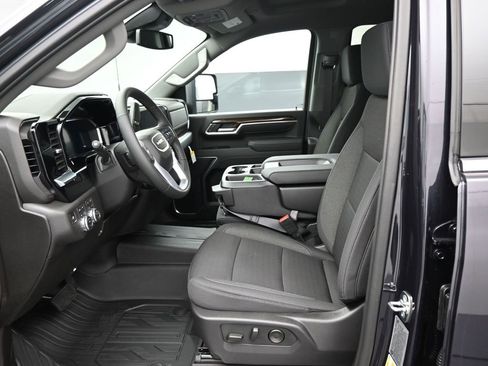 New 2026 GMC Sierra 3500 SLE w/ SLE Value Package image 9