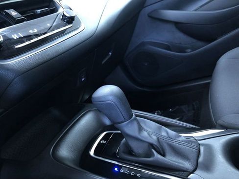 Used 2025 Toyota Corolla LE image 30