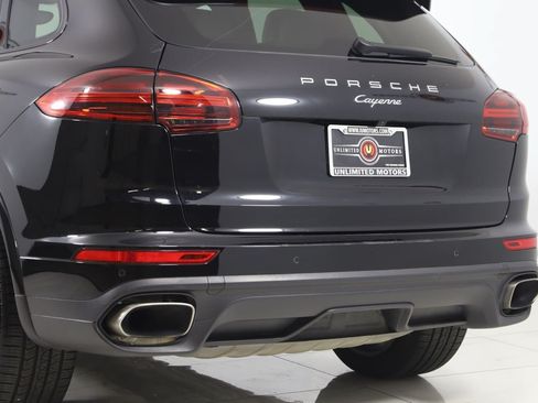 Used 2017 Porsche Cayenne Platinum Edition AWD/4WD image 23