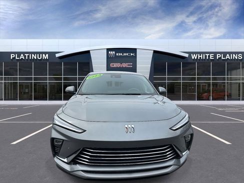 Used 2024 Buick Envista Preferred image 9