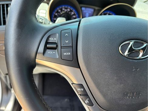 Used 2016 Hyundai Genesis 3.8 RWD image 23