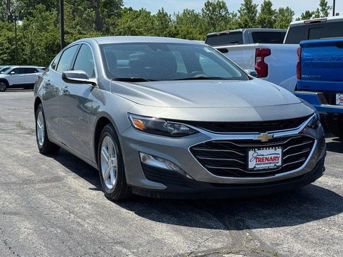Used 2025 Chevrolet Malibu LT w/ LPO, Floor Liner Package FWD image 2
