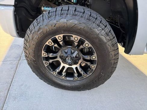 Used 2019 Toyota Tundra SR5 AWD/4WD image 29