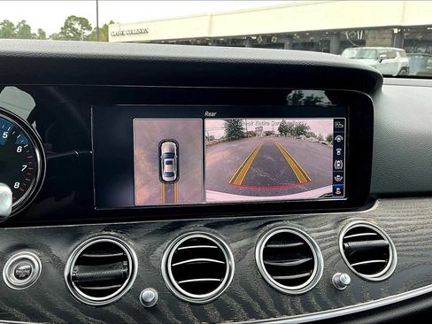 Used 2019 Mercedes-Benz E 300 image 26