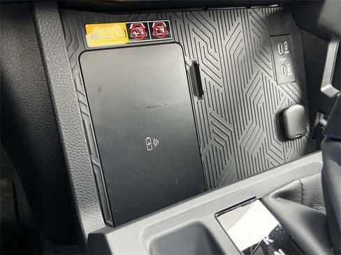 Used 2025 Toyota Tacoma TRD Off-Road image 37