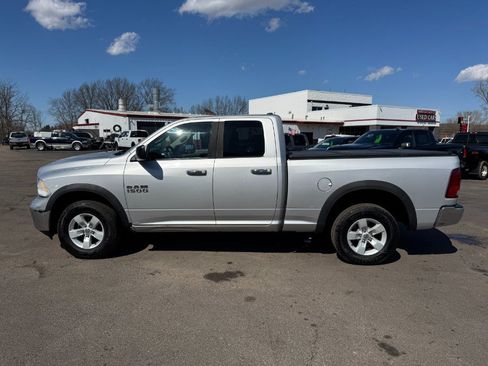 Used 2016 RAM 1500 Classic SLT AWD/4WD image 2