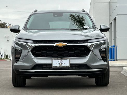 New 2026 Chevrolet Trax LT w/ Driver Confidence Package FWD image 9
