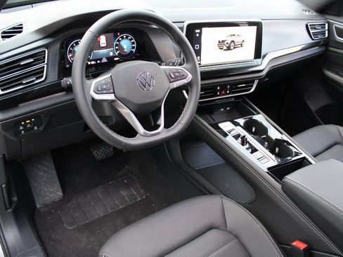 Certified 2025 Volkswagen Atlas Cross Sport SEL image 10