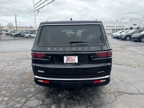 Used 2024 Jeep Wagoneer L Series III w/ Flexible Seating Group AWD/4WD image 41