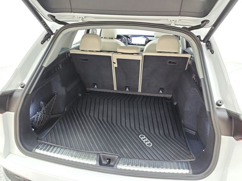 Used 2025 Audi Q5 Premium w/ Convenience Package AWD/4WD image 30
