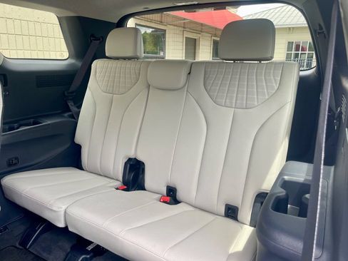 Used 2025 Hyundai Palisade Limited FWD image 12