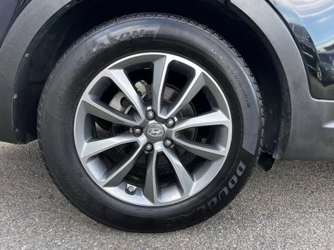 Used 2017 Hyundai Santa Fe SE AWD/4WD image 28