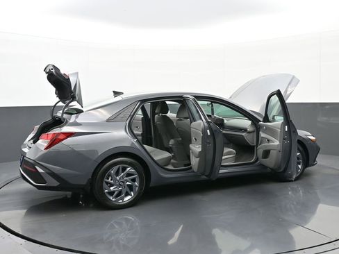 Certified 2024 Hyundai Elantra SEL FWD image 48