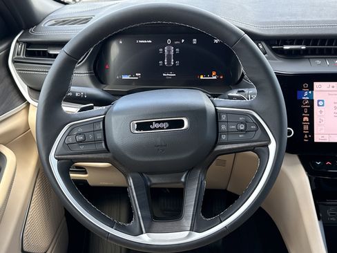 New 2026 Jeep Grand Cherokee Limited w/ Limited Altitude Package image 18