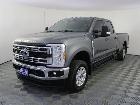 Used 2024 Ford F350 XLT w/ Camper Package image 20