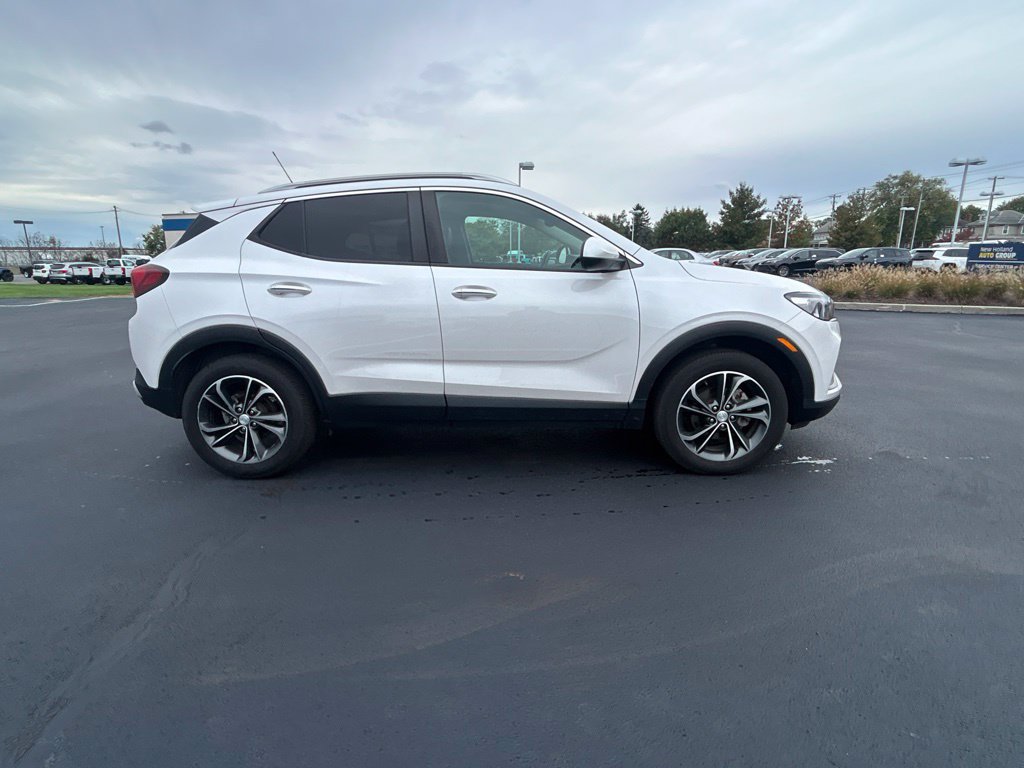 Used 2022 Buick Encore GX Select AWD/4WD image 4