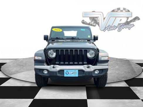 Used 2018 Jeep Wrangler Sport AWD/4WD image 2