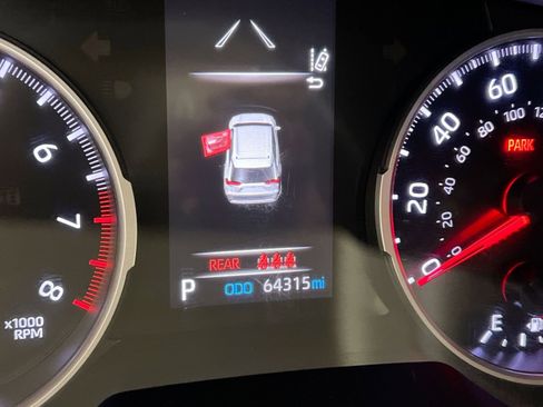 Used 2021 Toyota RAV4 LE image 27