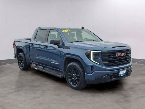 Used 2024 GMC Sierra 1500 Pro w/ Graphite Edition AWD/4WD image 3