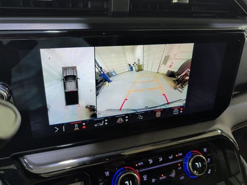 Used 2025 GMC Sierra 3500 AT4 AWD/4WD image 23