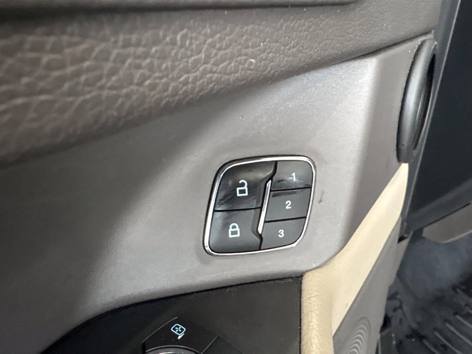 Used 2019 Ford Expedition Max Limited w/ Driver Assistance Package RWD image 13