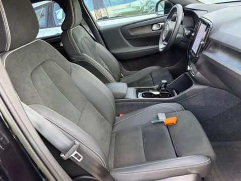 Used 2023 Volvo XC40 Recharge Plus w/ Protection Package Premier image 26